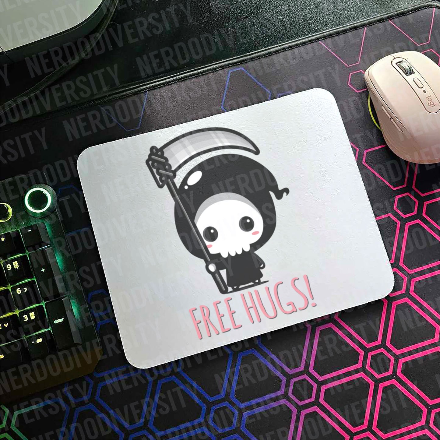 "Free Hugs" Mouse Pad