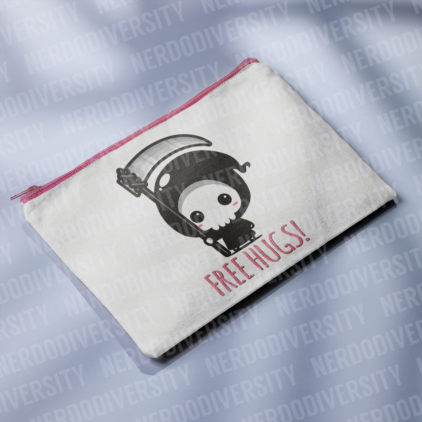 "Free Hugs" Zipper Pouch